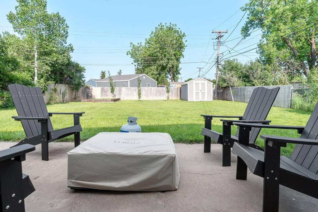 Charming Home-Pet-Friendly-Lg Fenced Backyard Rapid City Exterior photo